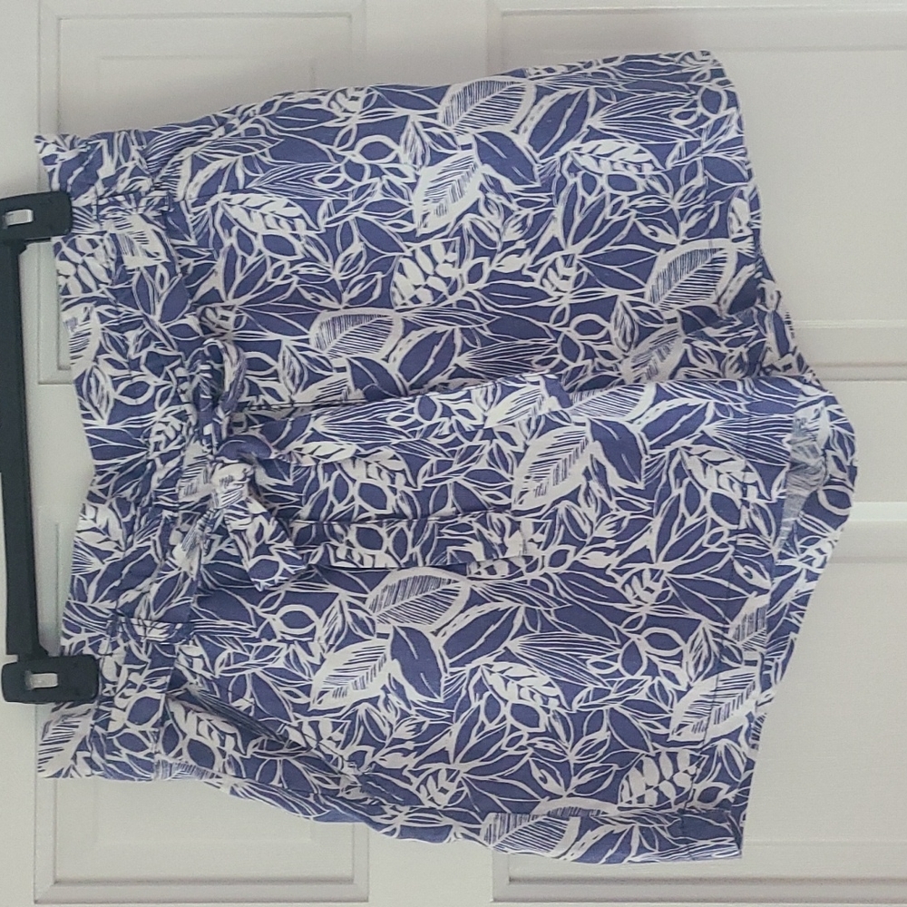 a.n.a. High-Waist Paper Bag Shorts. Sz M Slate Blue/Wht Floral. Linen Blend  EUC